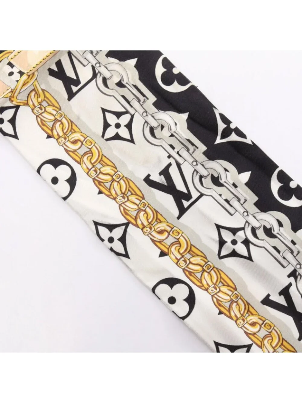 Louis Vuitton showing signs